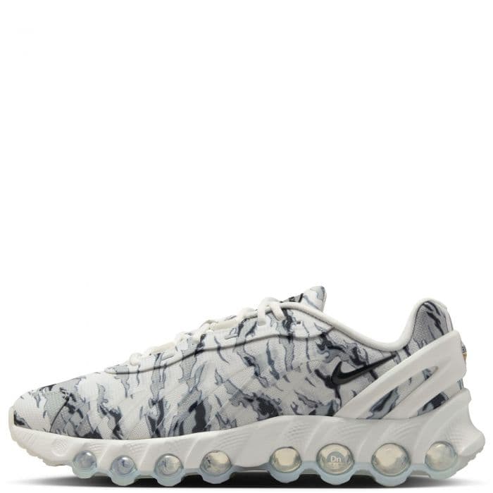 Men's Nike Air Max DN8 Premium - White and Black