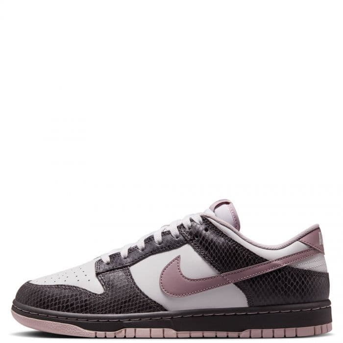 Men's Nike Dunk Low SE - Black and White